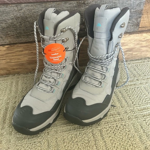 NWT- Ozark Quilted woman’s Hiking Boots - Picture 1 of 5
